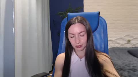Lily online show from July 31, 10:43 am