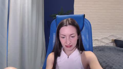 Lily online show from August 5, 9:18 am