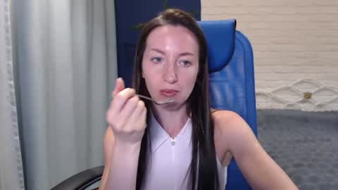 Lily online show from August 14, 1:37 pm