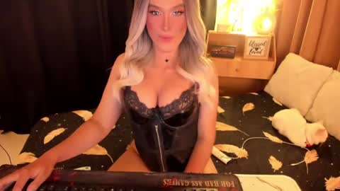 LILY MONSTERCCOK online show from August 7, 6:46 am