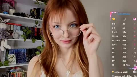 Lily online show from May 5, 9:05 pm