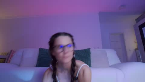Lily online show from September 9, 8:25 pm