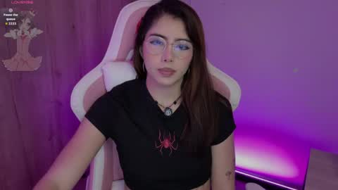 lily  online show from May 28, 3:53 am