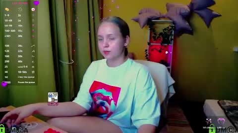 Lily online show from August 8, 10:32 pm
