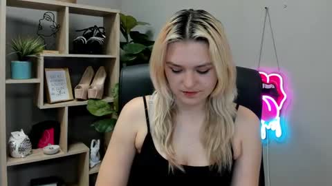 Lily online show from August 14, 10:19 am