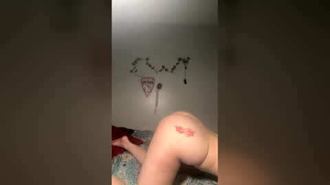 lilywtfff online show from June 6, 2:56 pm