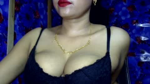 limaakter246618 online show from August 8, 11:43 am