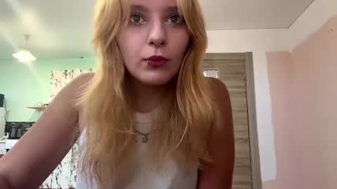 Nana online show from August 15, 11:47 am