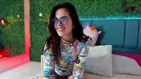 Lina  online show from August 4, 4:59 pm
