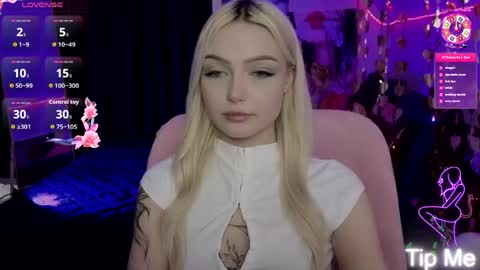 I am Lina online show from May 7, 3:24 pm