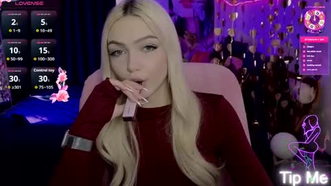 I am Lina online show from May 8, 11:12 am