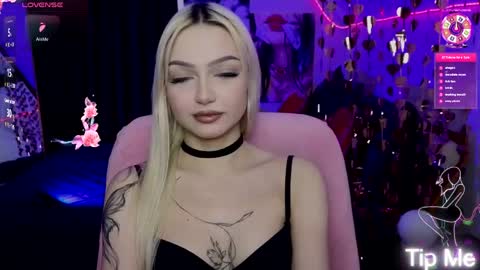 I am Lina online show from May 11, 11:45 am