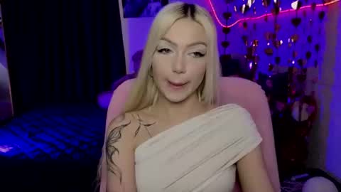 I am Lina online show from July 8, 10:08 am