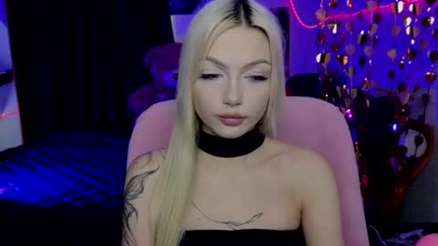 I am Lina online show from July 9, 10:09 am