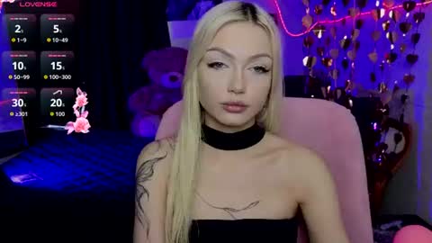 I am Lina online show from July 9, 12:21 pm