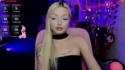 I am Lina online show from July 9, 1:27 pm
