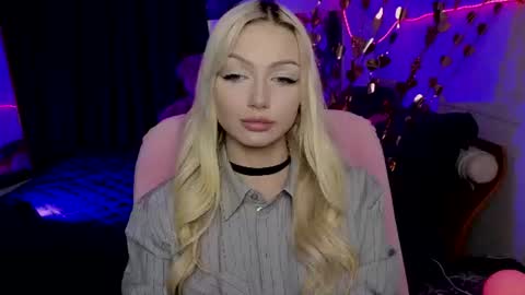 I am Lina online show from July 10, 6:02 pm