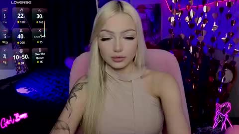 I am Lina online show from August 10, 10:38 am
