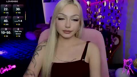 I am Lina online show from August 11, 3:03 pm