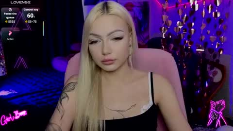 I am Lina online show from August 12, 10:39 am