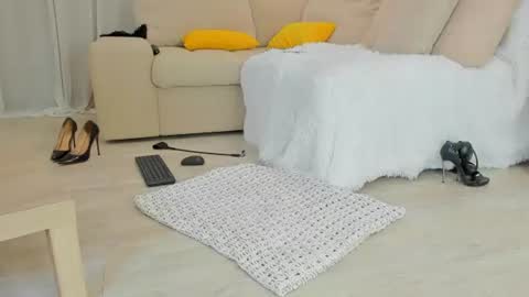 Lina Fanslymysensualworld online show from August 3, 8:21 am