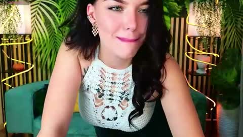 LinaSeen online show from September 8, 9:16 am