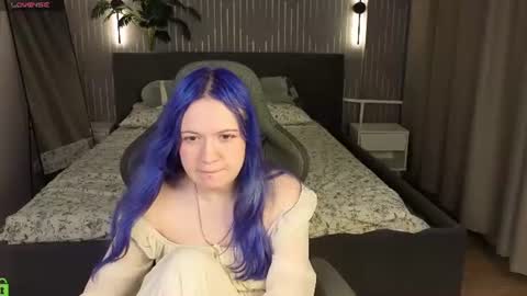 Lina online show from August 6, 1:32 pm