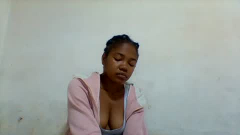 linda4504 online show from August 13, 1:30 am