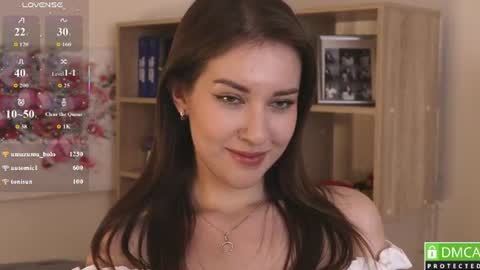 Mia online show from August 15, 2:43 pm