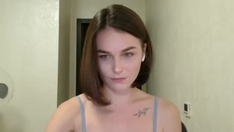 Linda online show from August 18, 7:53 pm