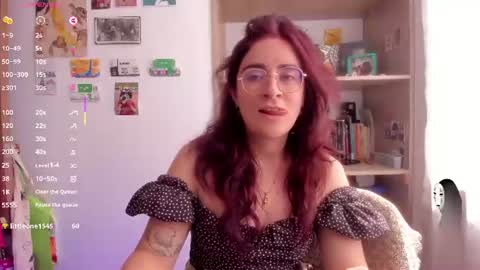 Giggles  online show from August 4, 3:42 pm