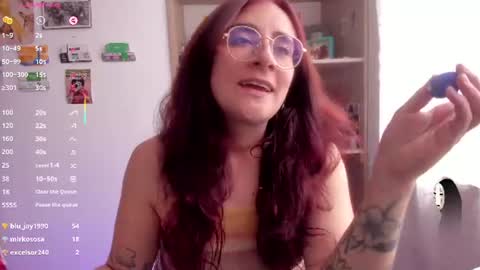 Giggles  online show from August 5, 4:16 pm