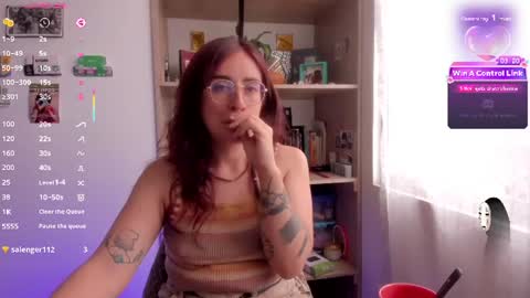 Giggles  online show from August 13, 4:10 pm