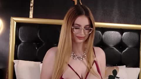 Linda online show from August 6, 3:38 am