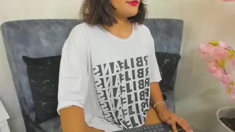 Linda Castro online show from March 8, 11:44 pm