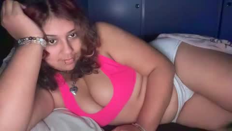 lindadulce online show from July 29, 4:41 am