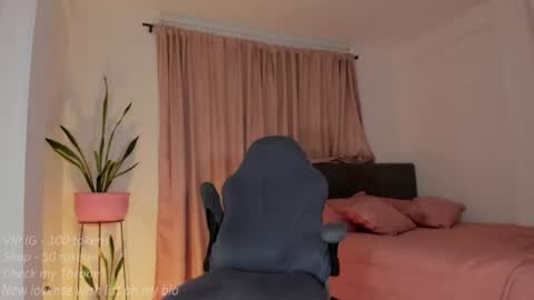 lindajoinx online show from August 10, 9:49 pm