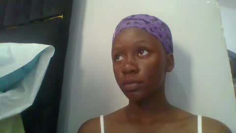 lindalovebird online show from June 16, 12:47 pm