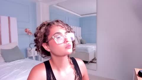 LINDSAY online show from August 15, 7:34 am