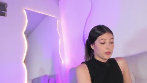 lindsey  online show from August 4, 1:46 am