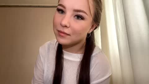 Kira. 18yo online show from August 14, 10:30 am