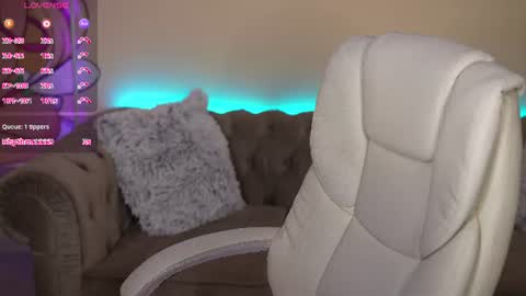 Lindsy online show from July 23, 8:49 am