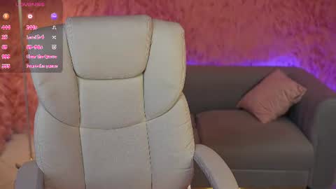 Lindsy online show from August 15, 4:11 pm