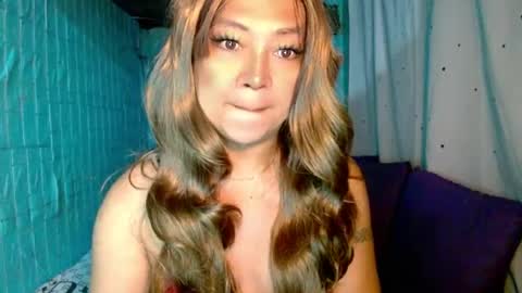 linkingqueens69 online show from August 10, 12:12 am