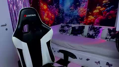 Tina online show from July 19, 5:59 pm