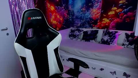 Tina online show from July 19, 7:05 pm
