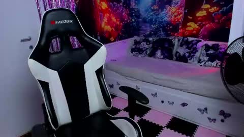 Tina online show from July 22, 8:22 pm