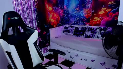 Tina online show from August 2, 5:53 pm