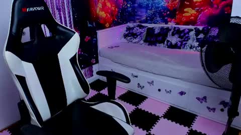 Tina online show from August 2, 6:59 pm