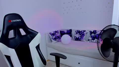 Tina online show from August 7, 7:36 pm